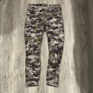 Lululemon Camouflage Leggings Size 6